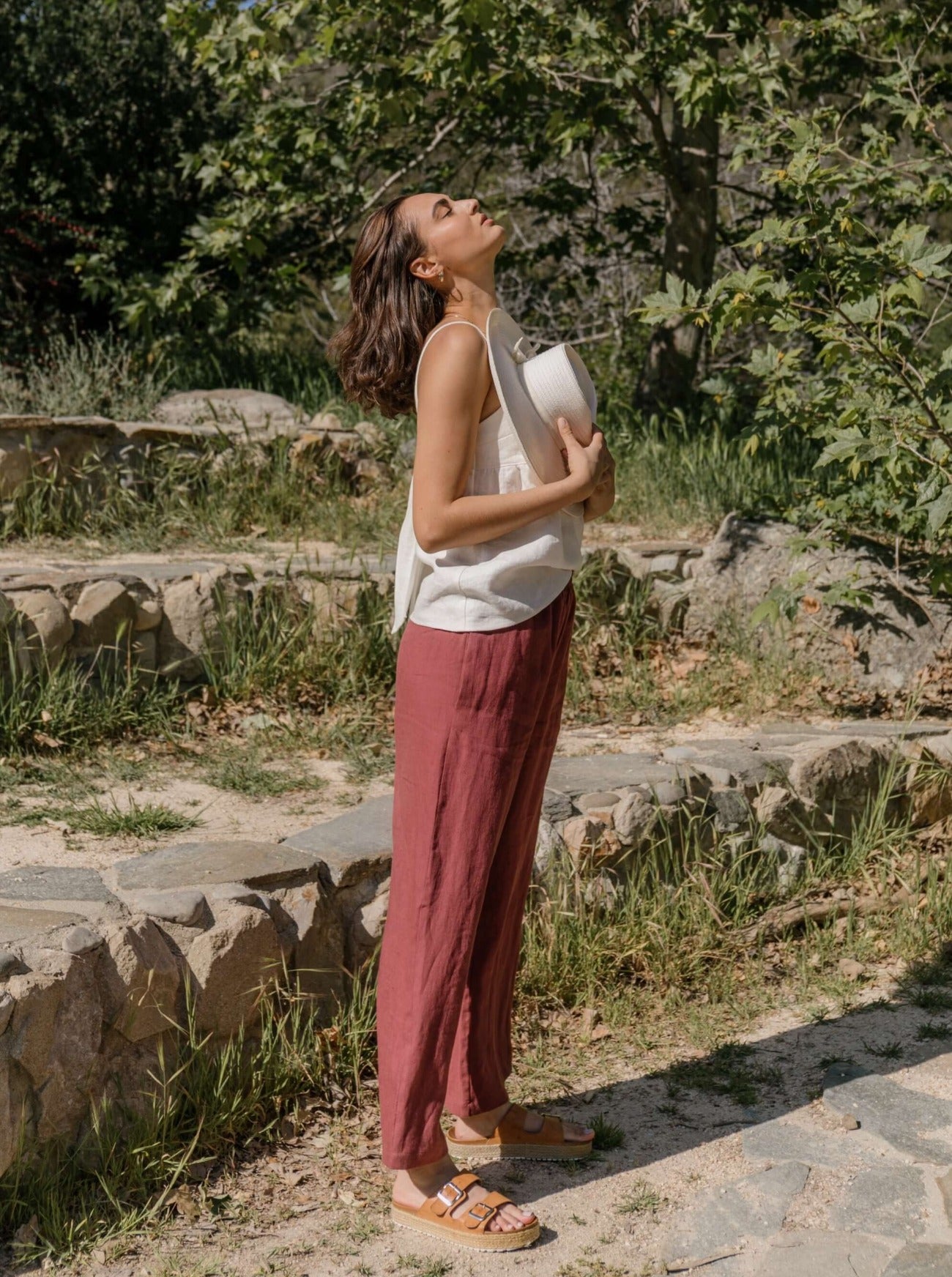 claret linen beach pant side view