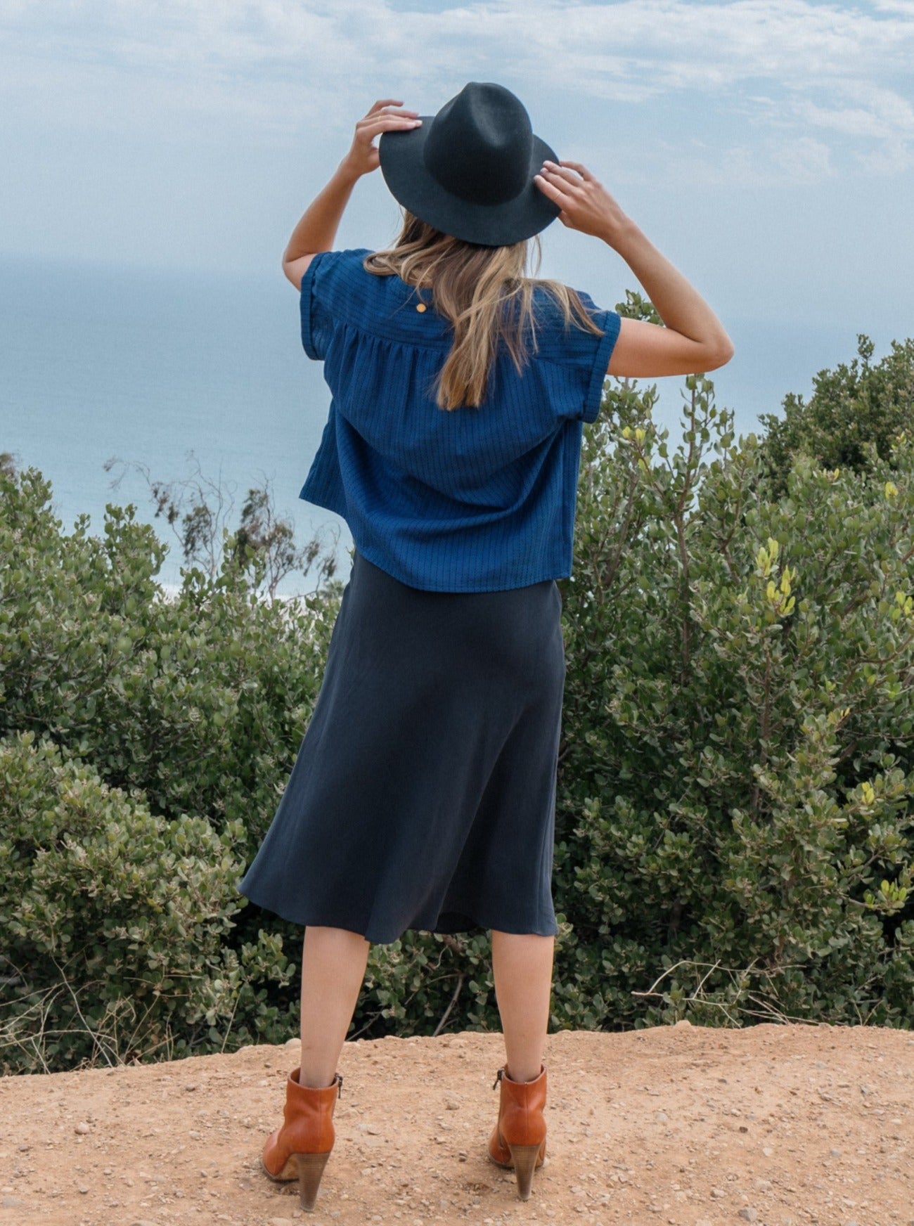 black linen skirt