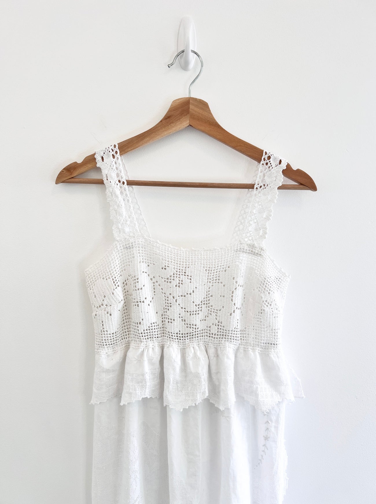 amelia crochet dress cluseup